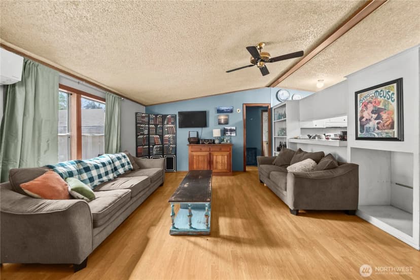 Property photo for 310 E Olde Lyme Rd, Shelton photo 6