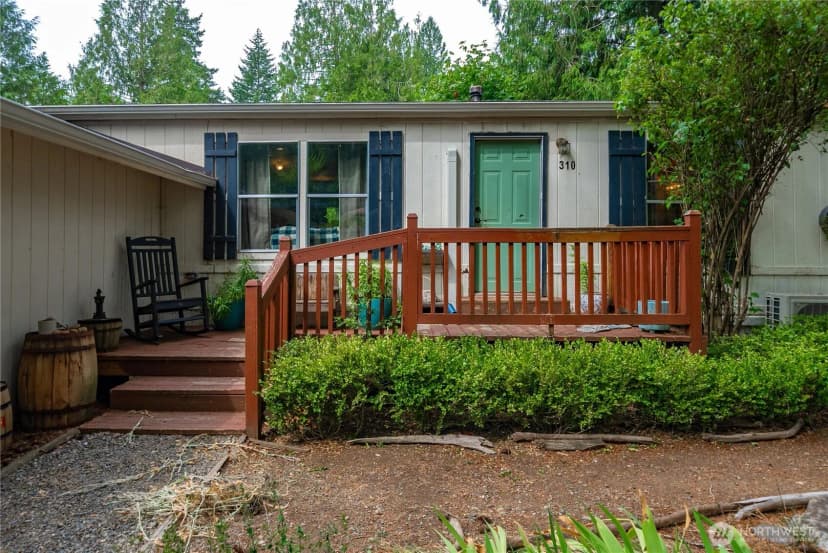 Property photo for 310 E Olde Lyme Rd, Shelton photo 3