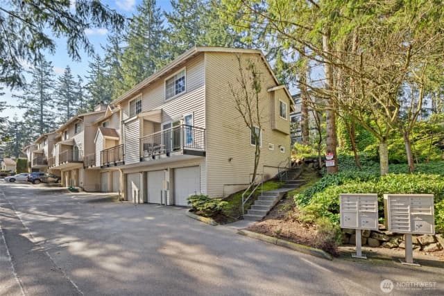 Property photo for 8512 242nd Street Sw #3, Edmonds photo 2