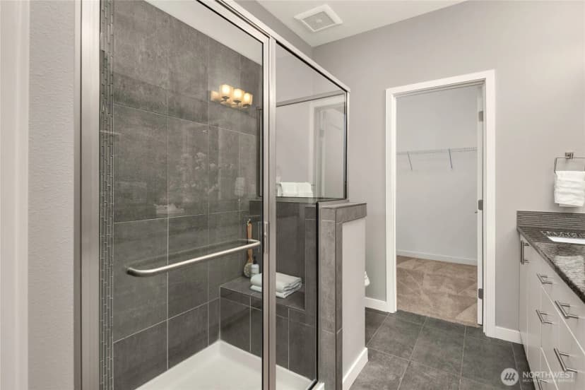 Property photo for 1412 157th Place Ne, Bellevue photo 24