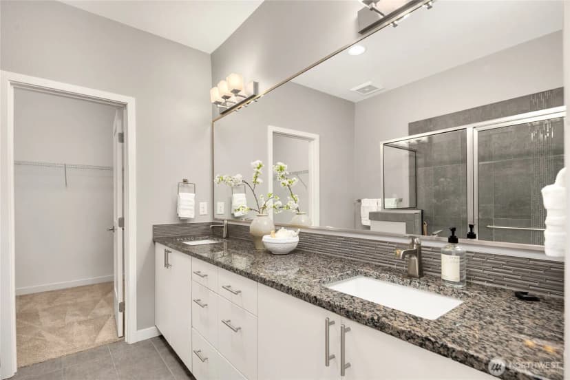 Property photo for 1412 157th Place Ne, Bellevue photo 25