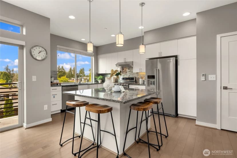 Property photo for 1412 157th Place Ne, Bellevue photo 4