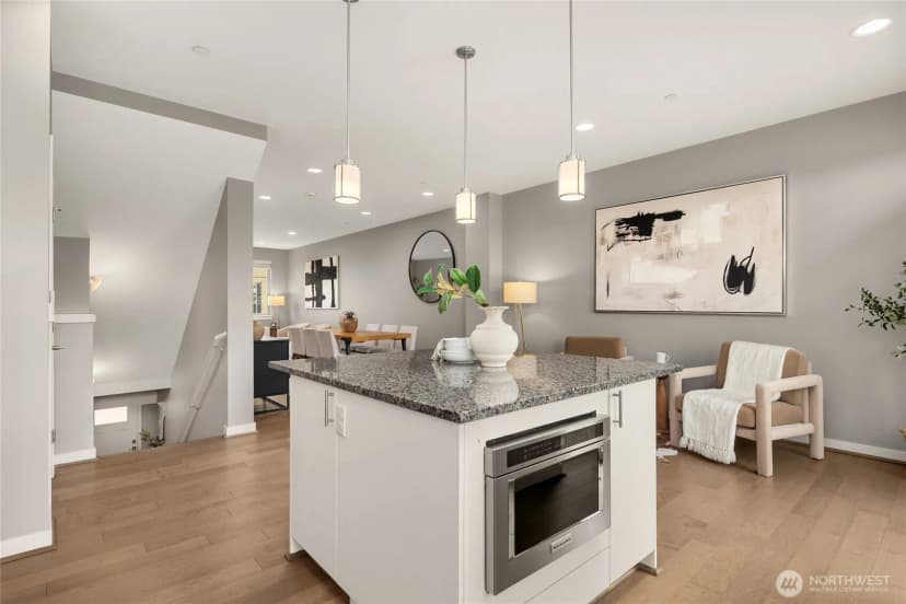 Property photo for 1412 157th Place Ne, Bellevue photo 12