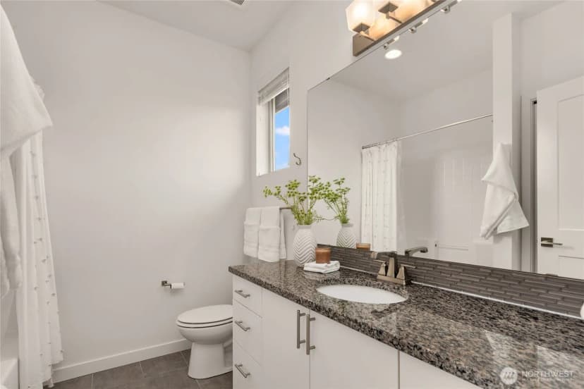Property photo for 1412 157th Place Ne, Bellevue photo 26