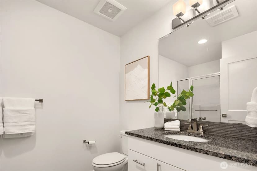 Property photo for 1412 157th Place Ne, Bellevue photo 29