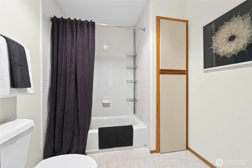 Property photo for 1266 Bellevue Way Ne #2, Bellevue photo 17