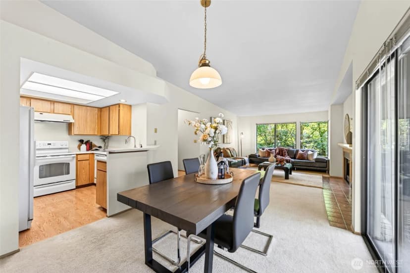 Property photo for 1266 Bellevue Way Ne #2, Bellevue photo 12