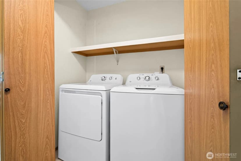 Property photo for 1266 Bellevue Way Ne #2, Bellevue photo 18