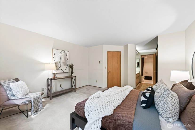 Property photo for 1266 Bellevue Way Ne #2, Bellevue photo 15