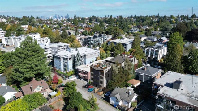 Property photo for 5617 California Avenue Sw #b, Seattle photo 5