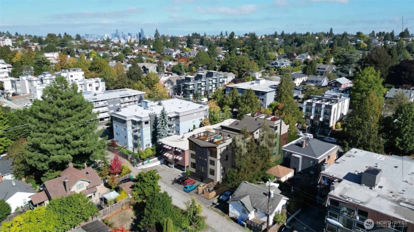 Property photo for 5617 California Avenue Sw #b, Seattle photo 5