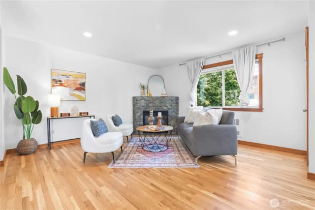 Property photo for 821 Nw 53rd Street #a, Seattle photo 2