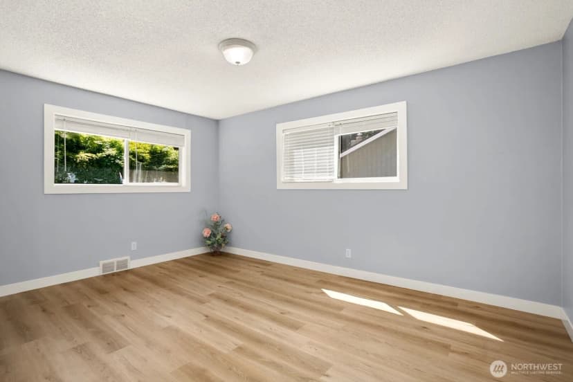 Property photo for 37110 5th Ave Sw, Federal Way photo 11