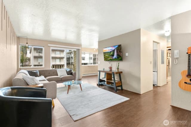Property photo for 2031 Nw 59th Street #101, Seattle photo 5