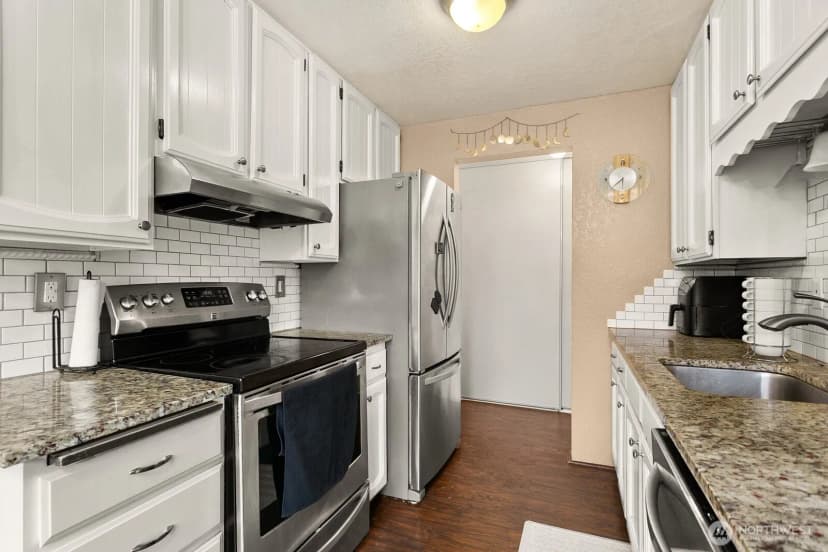 Property photo for 2031 Nw 59th Street #101, Seattle photo 11