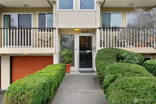 Property photo for 2031 Nw 59th Street #101, Seattle photo 3