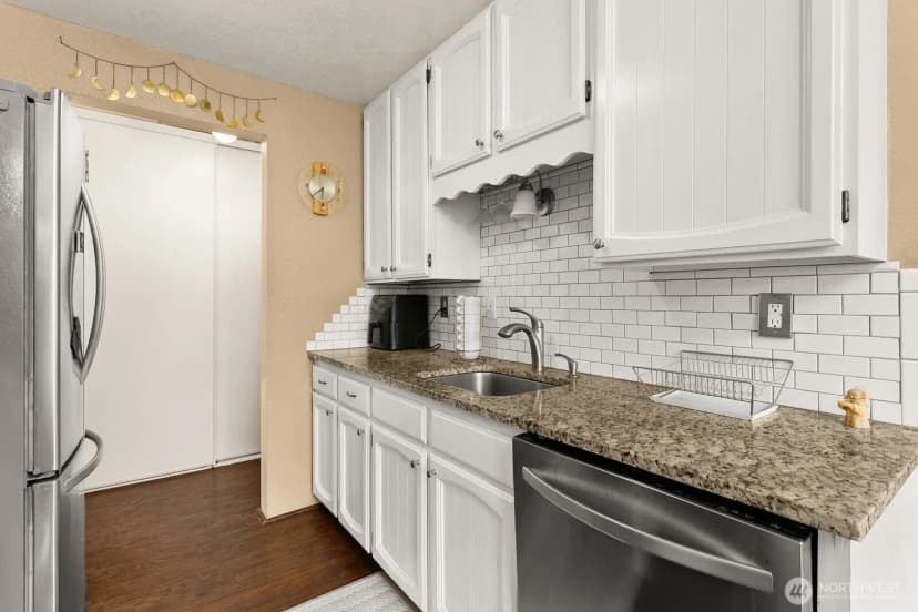 Property photo for 2031 Nw 59th Street #101, Seattle photo 12