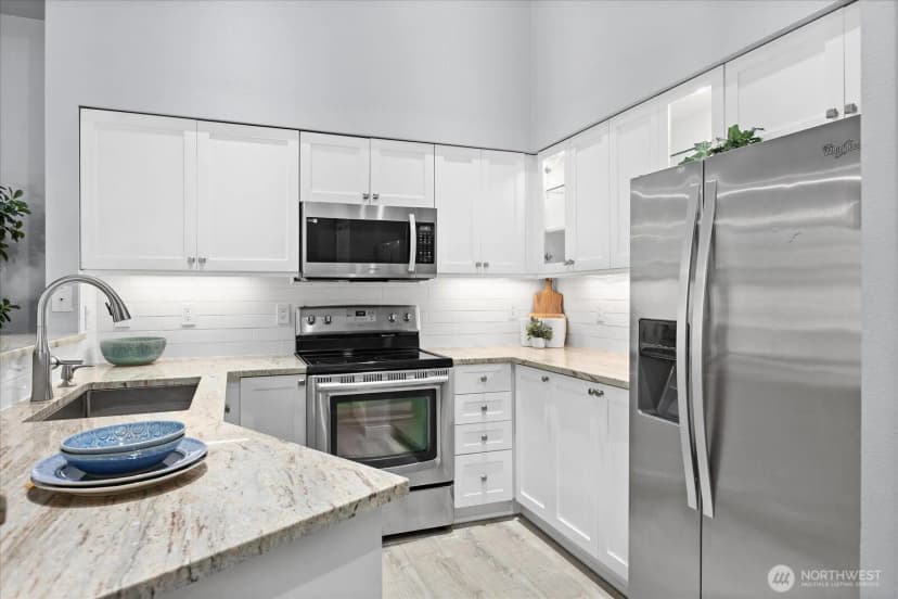 Property photo for 16125 Juanita Woodinville Way Ne #403, Bothell photo 8