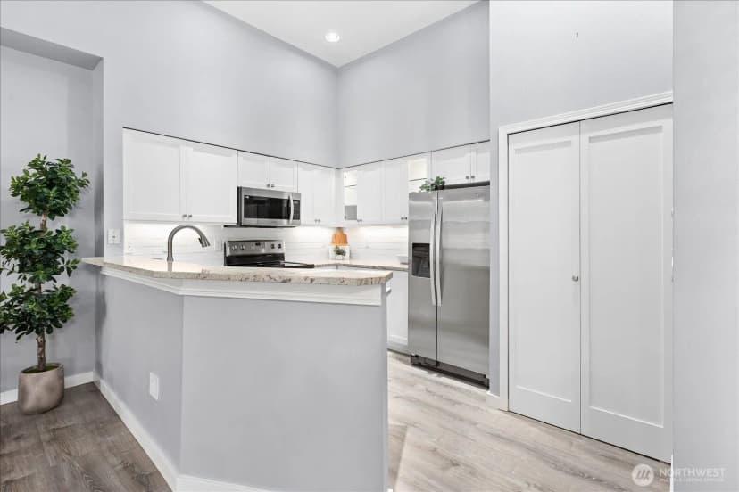 Property photo for 16125 Juanita Woodinville Way Ne #403, Bothell photo 6