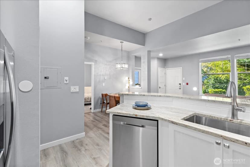 Property photo for 16125 Juanita Woodinville Way Ne #403, Bothell photo 9