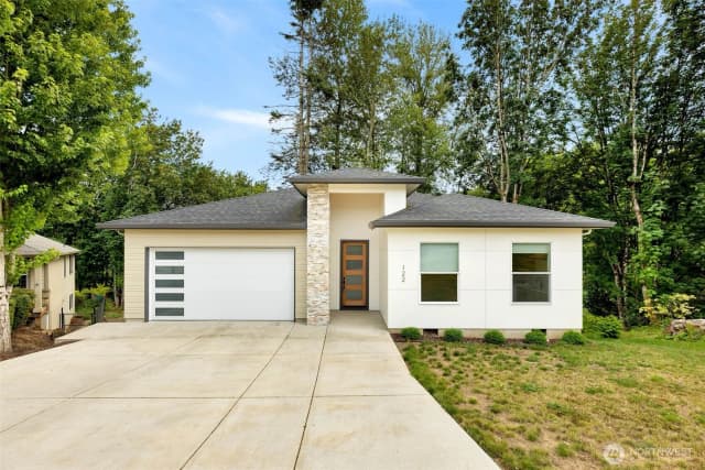 Property photo for 122 Surfview Drive, Kelso