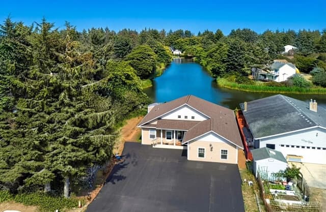 Property photo for 662 Point Brown Avenue Se, Ocean Shores