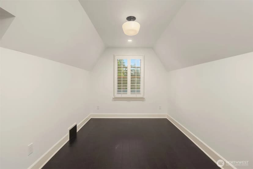 Property photo for 1060 Spruce Street, Edmonds photo 25