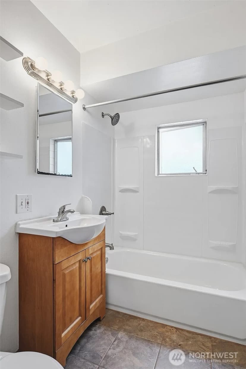Property photo for 9002 2nd Avenue Ne, Seattle photo 19