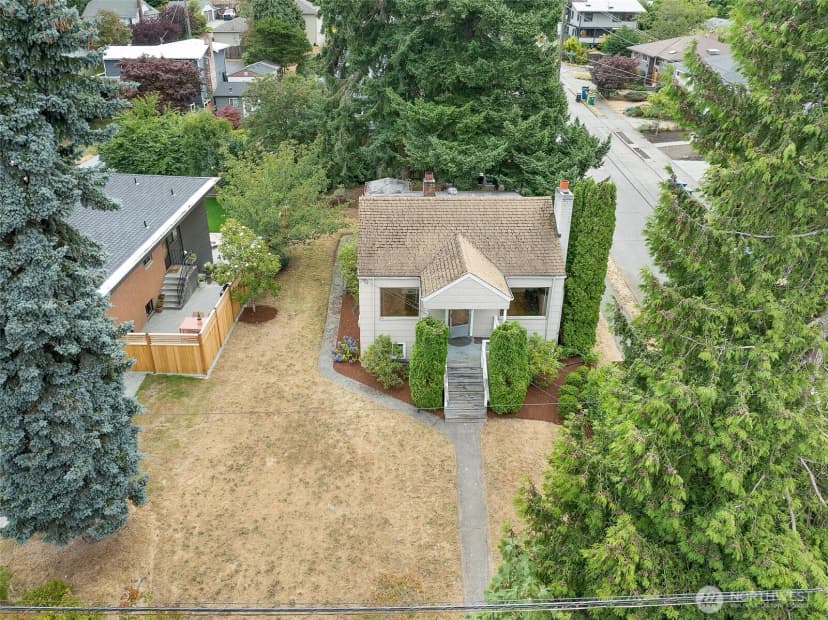 Property photo for 9002 2nd Avenue Ne, Seattle photo 2