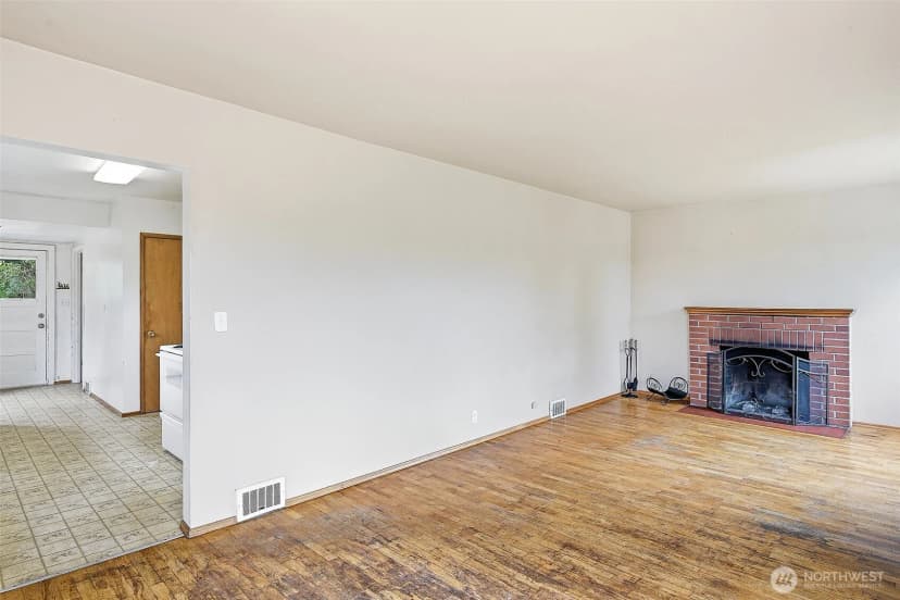 Property photo for 9002 2nd Avenue Ne, Seattle photo 8