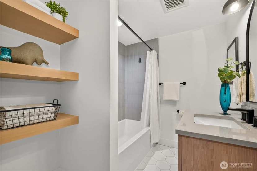 Property photo for 4021 & 4023 W Raye Street, Seattle photo 32