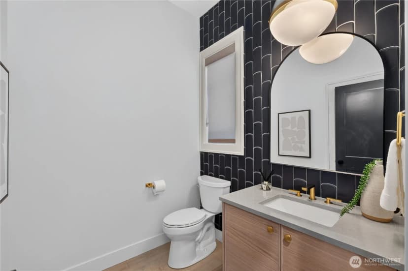 Property photo for 4021 & 4023 W Raye Street, Seattle photo 12