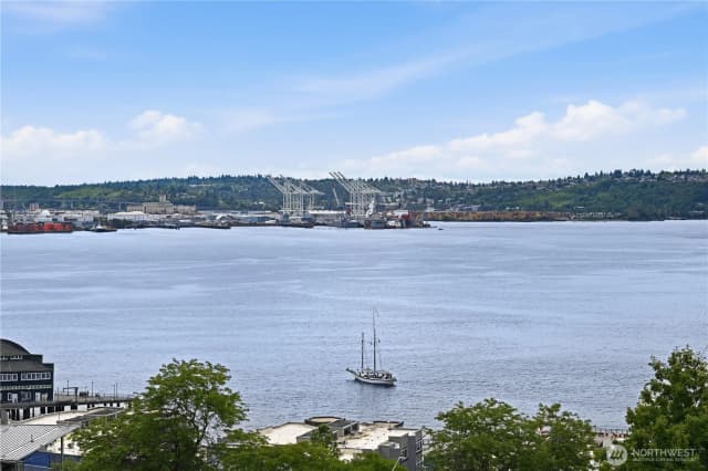 Property photo for 2021 1st Avenue #b6, Seattle photo 2