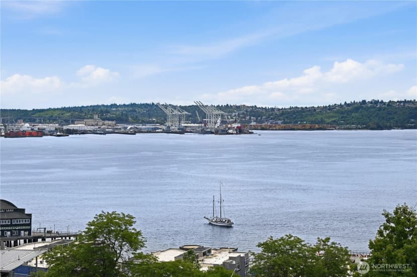 Property photo for 2021 1st Avenue #b6, Seattle photo 2