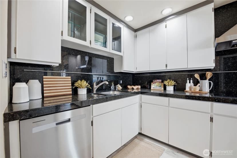 Property photo for 2021 1st Avenue #b6, Seattle photo 11