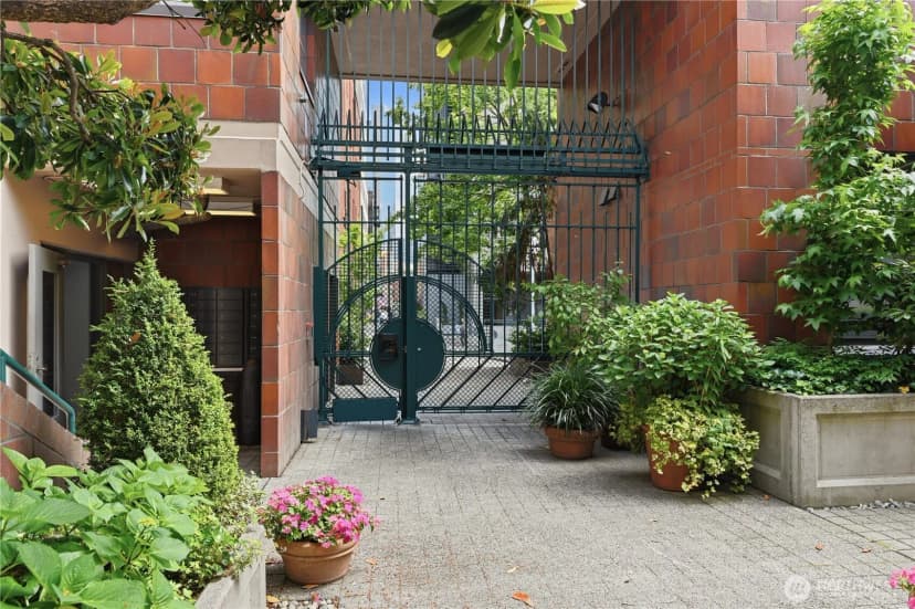 Property photo for 2021 1st Avenue #b6, Seattle photo 25
