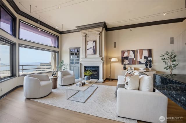 Property photo for 2021 1st Avenue #b6, Seattle photo 4