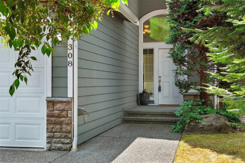 Property photo for 308 170th Place Se, Bothell photo 2