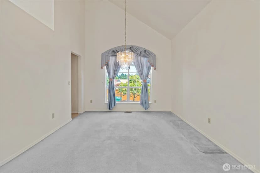 Property photo for 32708 19th Place Sw, Federal Way photo 7