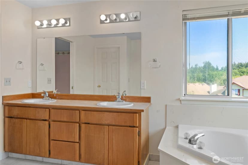 Property photo for 32708 19th Place Sw, Federal Way photo 26