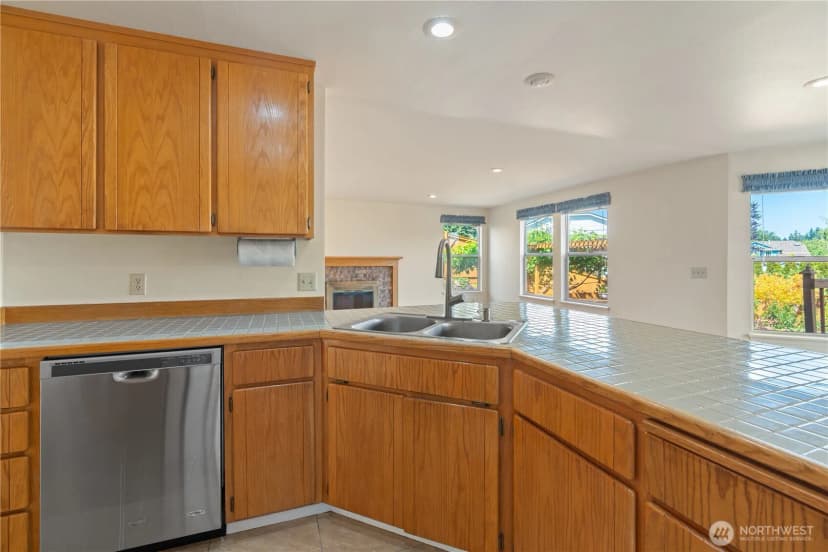 Property photo for 32708 19th Place Sw, Federal Way photo 16