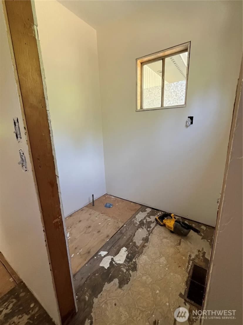 Property photo for 3818 Sundown Drive, Bremerton photo 18