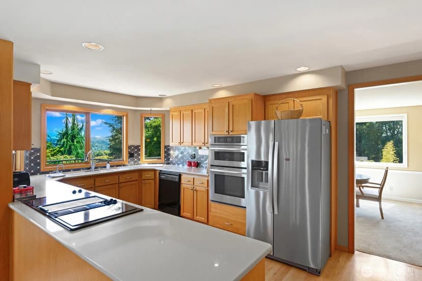 Property photo for 19004 64th Avenue Ne, Kenmore photo 6