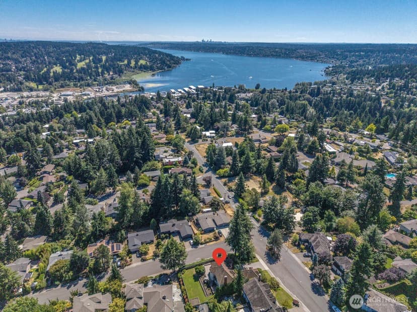 Property photo for 19004 64th Avenue Ne, Kenmore photo 38