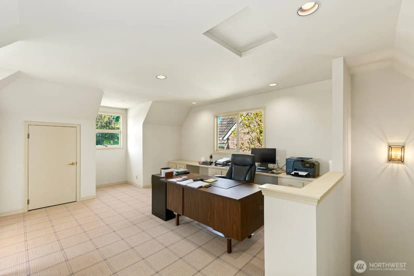 Property photo for 19004 64th Avenue Ne, Kenmore photo 31