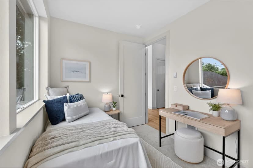 Property photo for 11737 40th Avenue Ne #b, Seattle photo 23