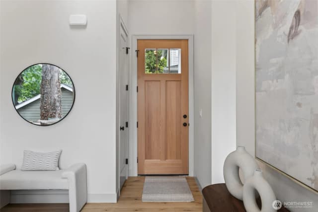 Property photo for 11737 40th Avenue Ne #b, Seattle photo 2