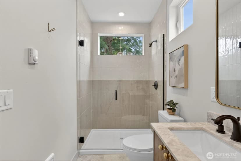 Property photo for 11737 40th Avenue Ne #b, Seattle photo 9
