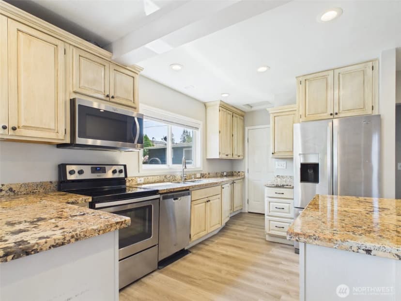 Property photo for 2906 16th Street, Everett photo 10