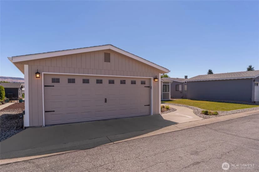 Property photo for 1307 Glacier Place #65, Wenatchee photo 23